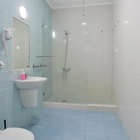 Natura Hostel *